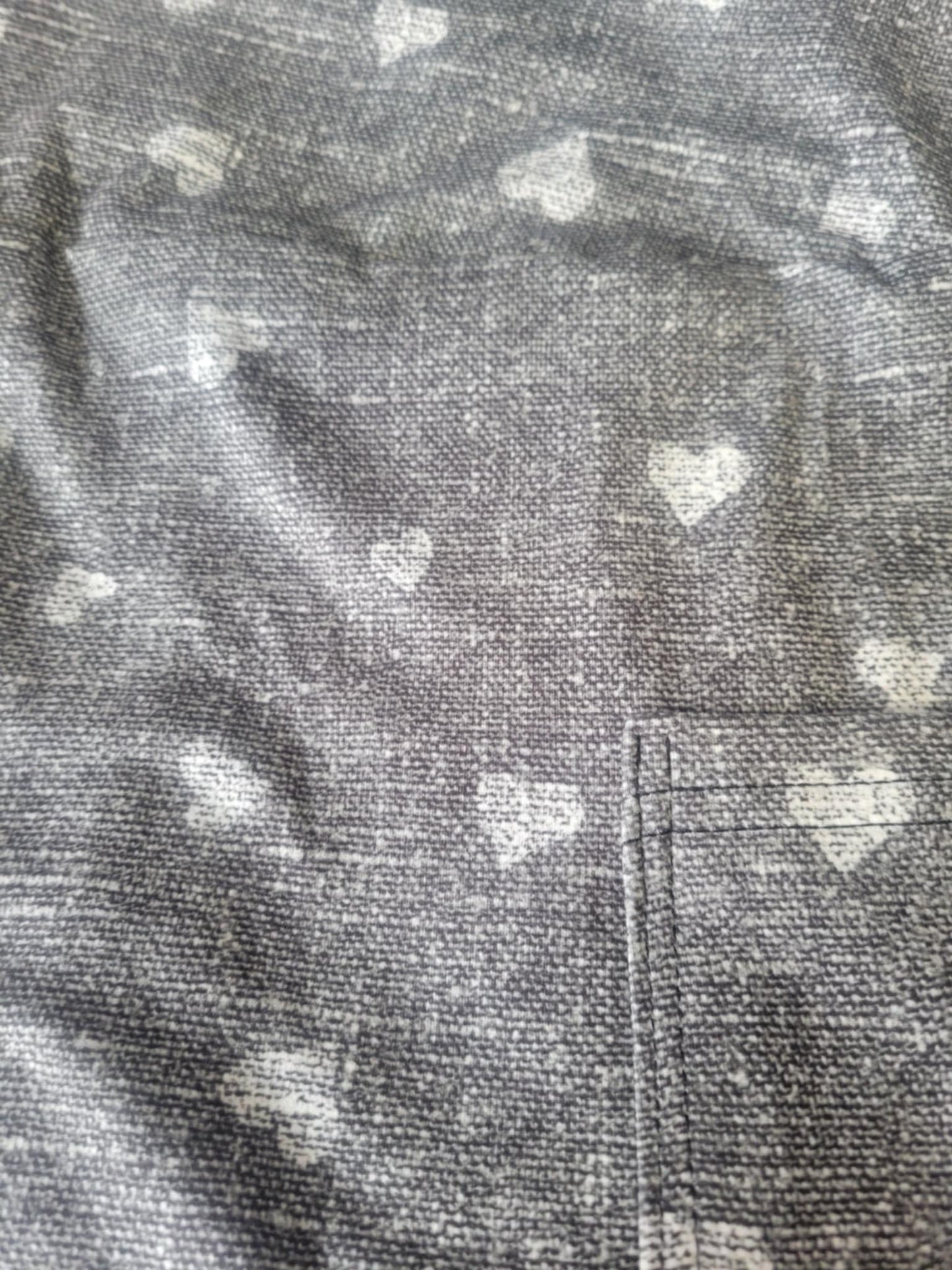 Ash gray textured like with small white hearts Leggings with Pockets