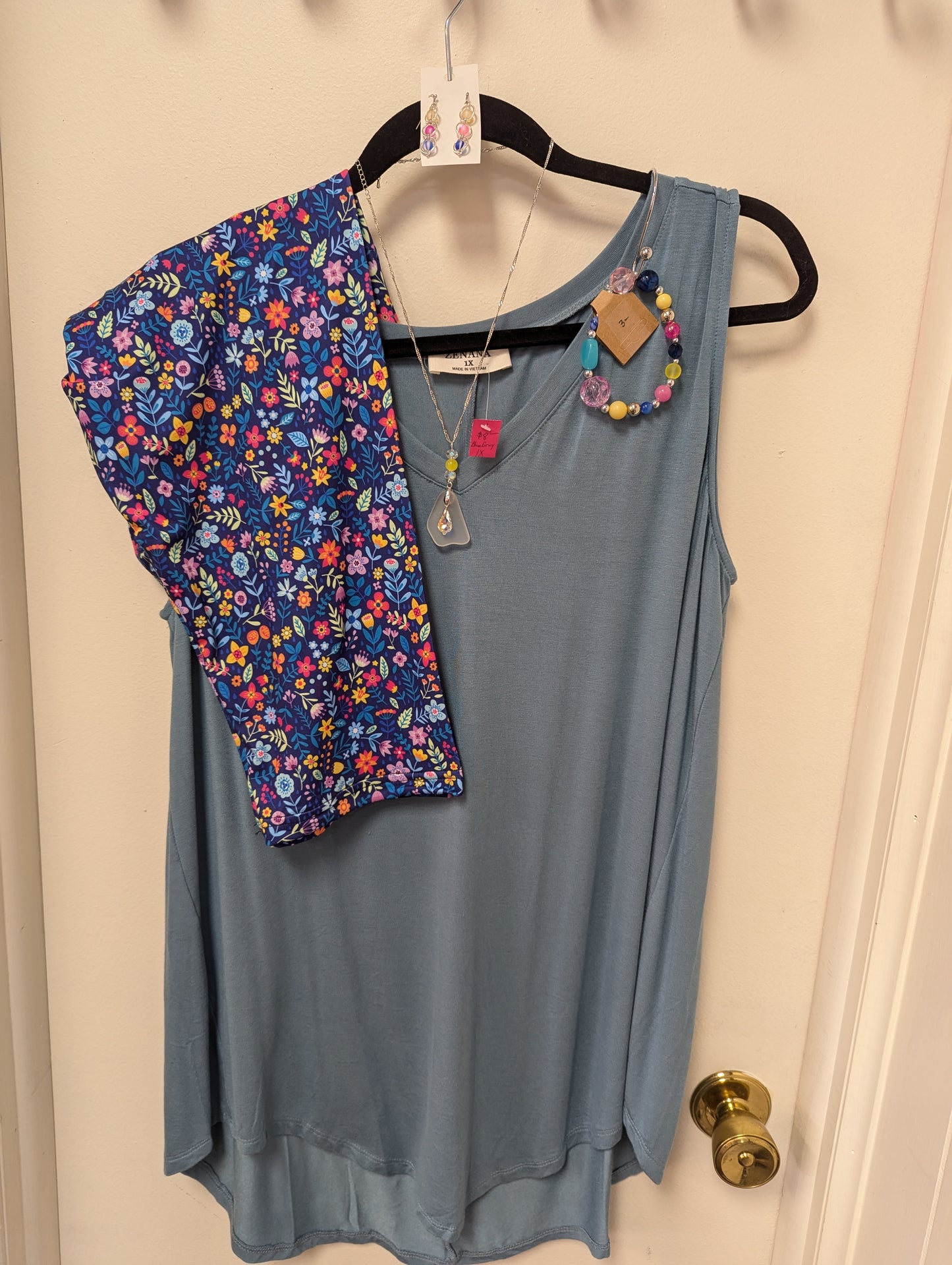 Colorful small flower Capris with Pockets