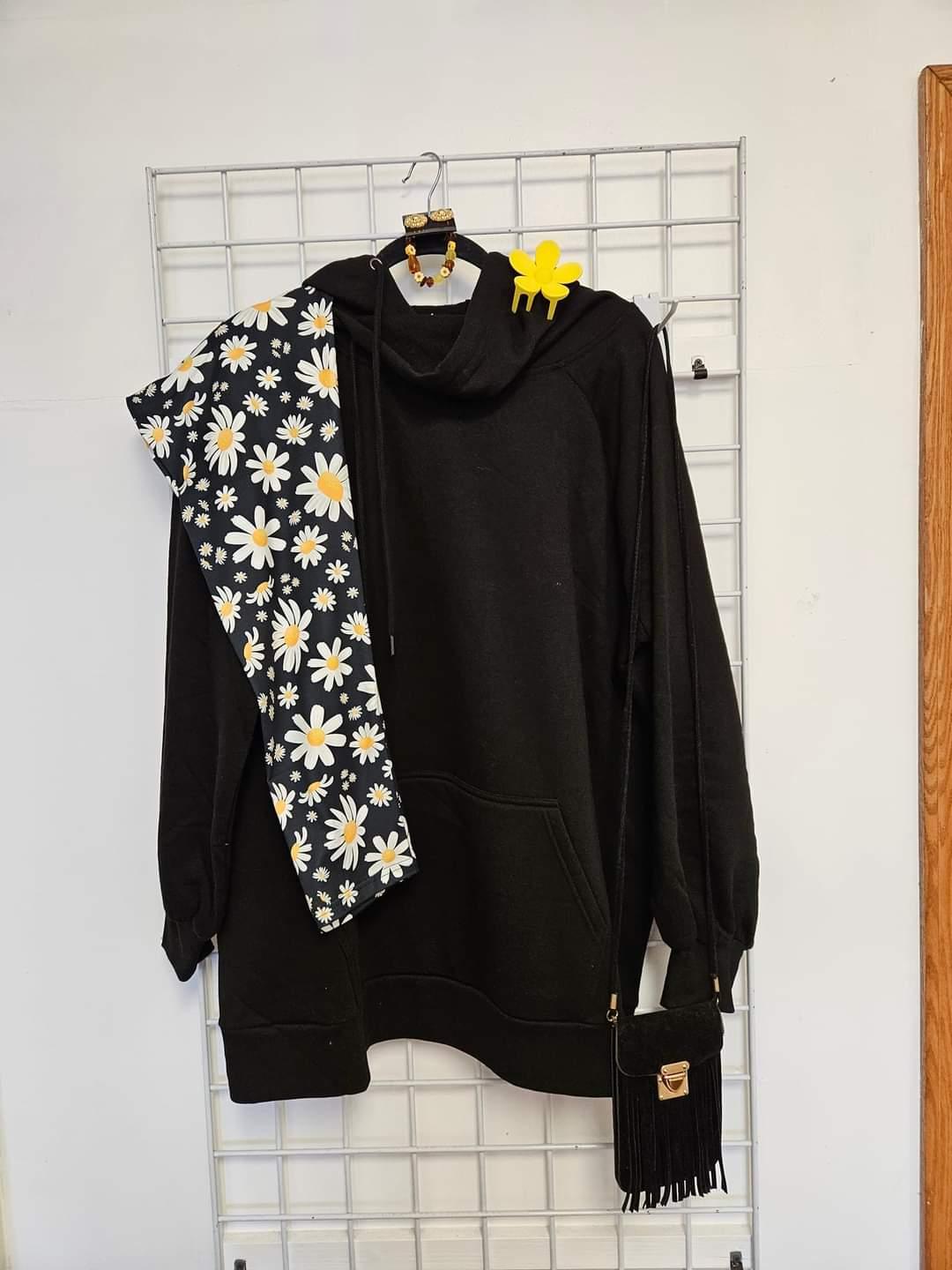 White daisy Leggings with Pockets - Simply Scarves And Such
